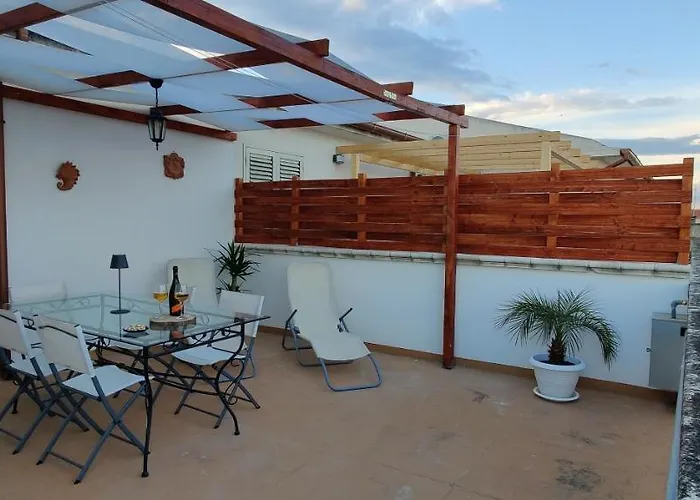 La Terrazza Su Ortigia Seaview アパート